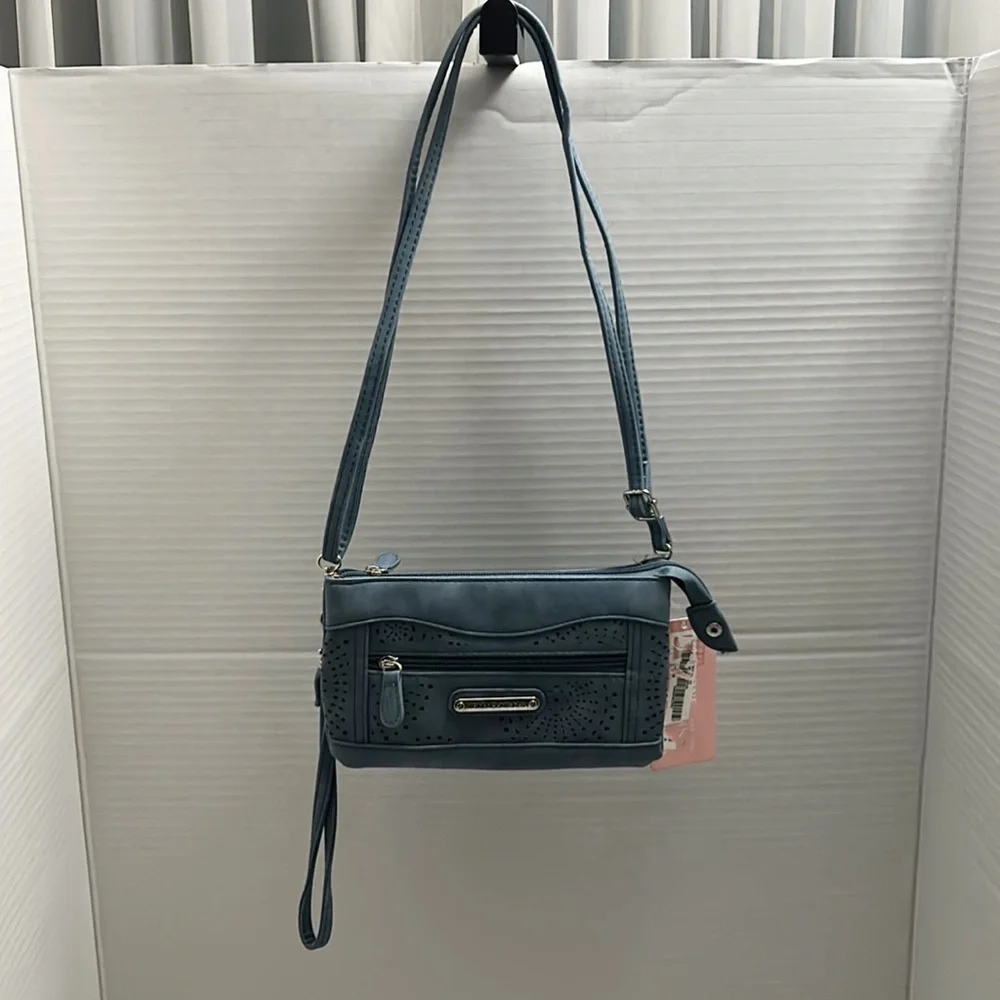 🆕 STONE MOUNTAIN Trifecta Faux Leather Crossbody - Picture 4 of 11